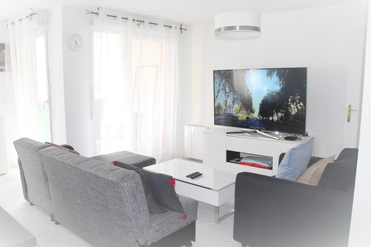 Logement familial tout équipé  Saint-Denis  Extérieur photo